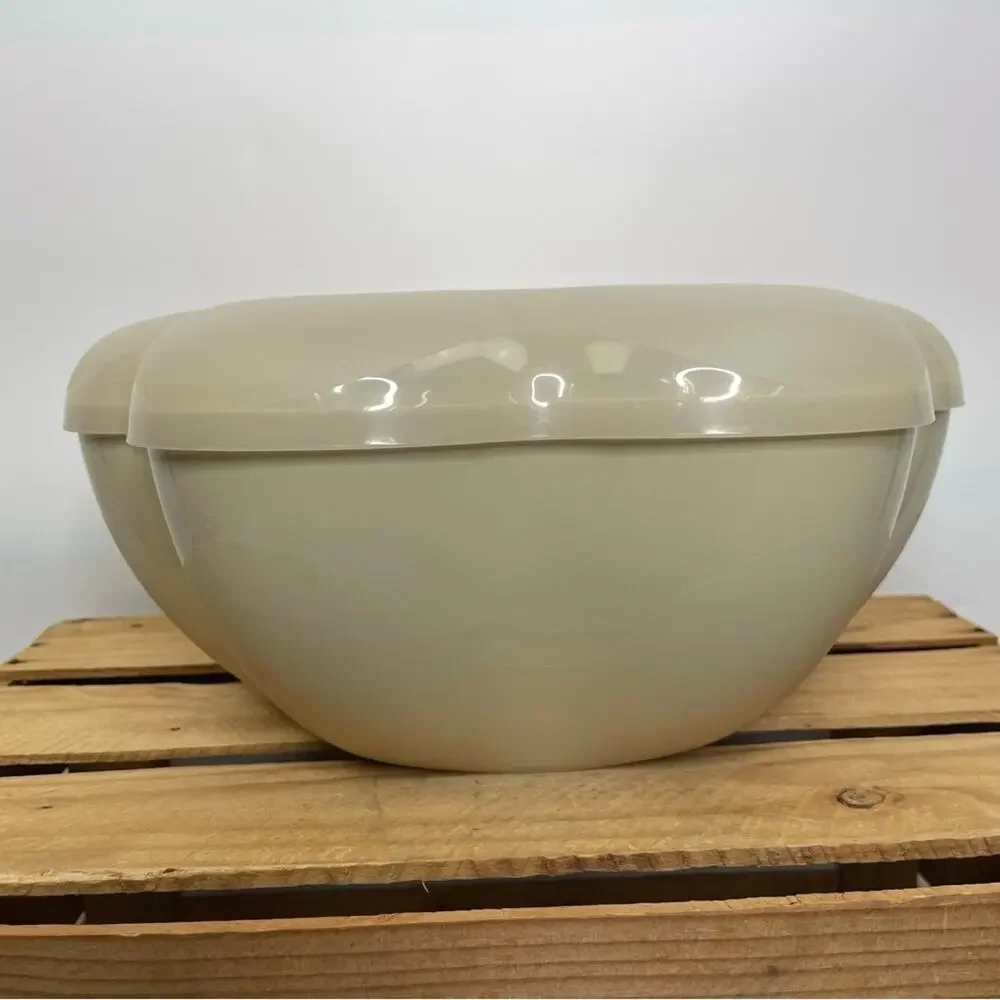 Tupperware good preowned
